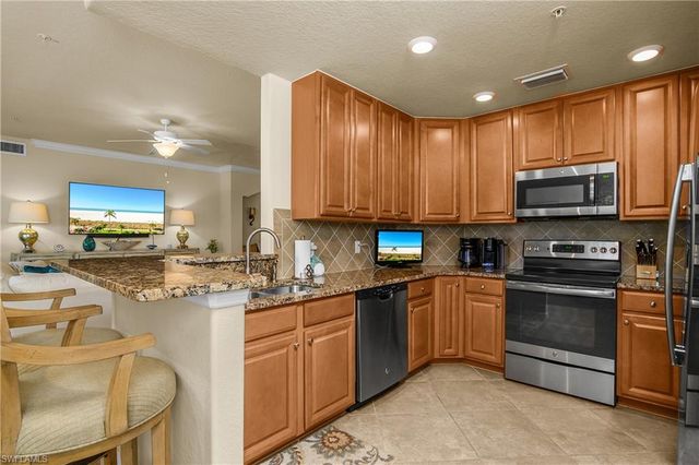 9497 Casoria CT 101, Naples, FL 34113