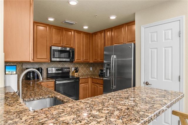 9497 Casoria CT 101, Naples, FL 34113