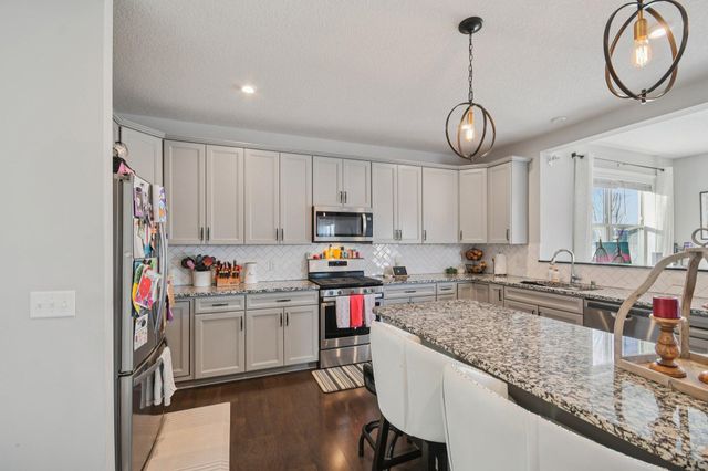 18468 70th Avenue N, Maple Grove, MN 55311