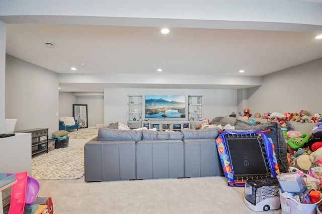 18468 70th Avenue N, Maple Grove, MN 55311