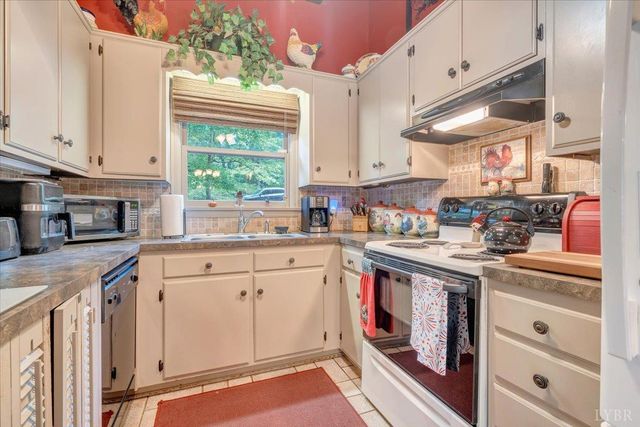 1842 Thomasson Lane, Goodview, VA 24095