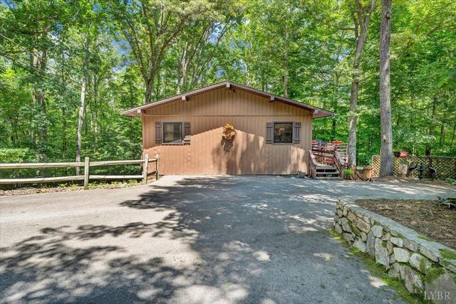 1842 Thomasson Lane, Goodview, VA 24095