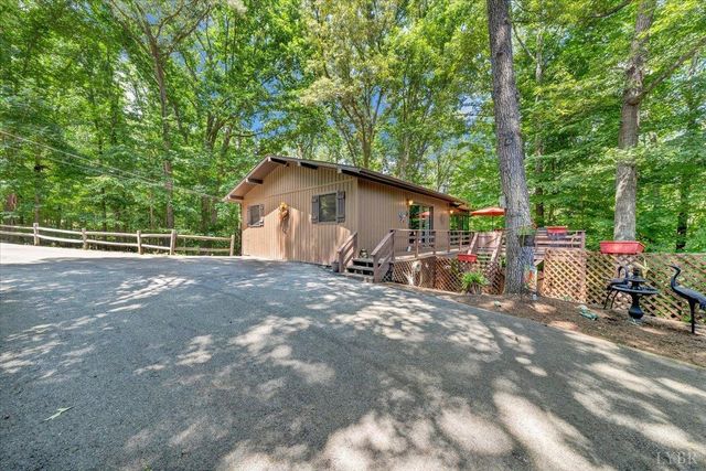 1842 Thomasson Lane, Goodview, VA 24095