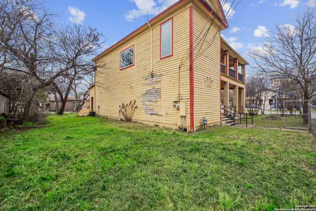 125 N San Marcos, San Antonio, TX 78207
