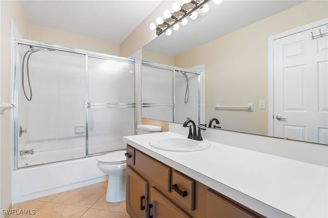 1784 Augusta DR 202, Fort Myers, FL 33907