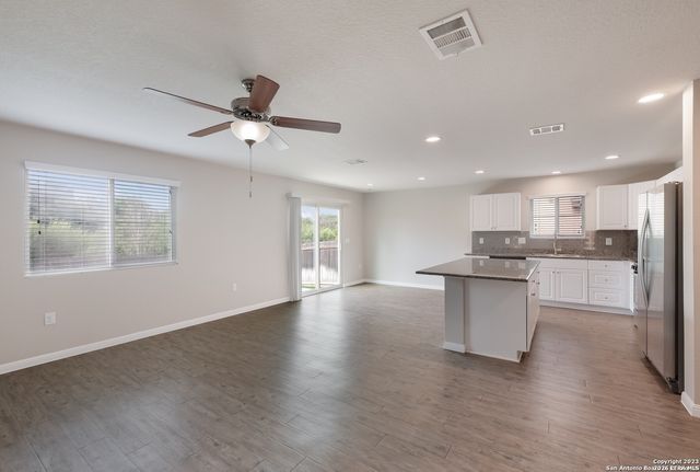10102 Relic Oaks, San Antonio, TX 78240