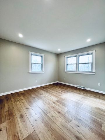 8 Rustic Road, Ridgefield, CT 06877