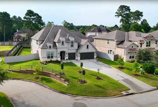 1402 Graystone Hills Drive, Conroe, TX 77304