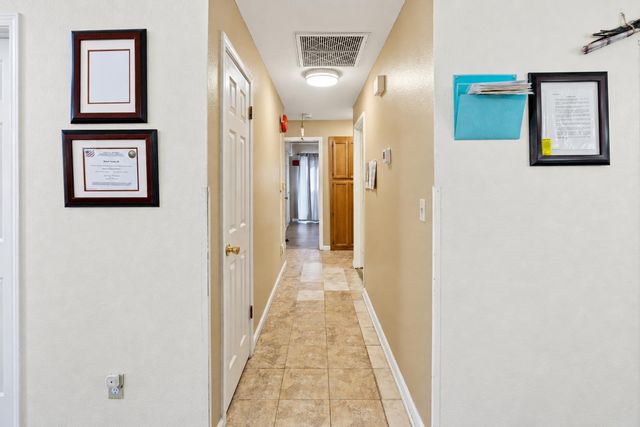 7158 Clearbrook Way, Sacramento, CA 95823
