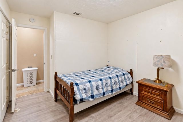 7158 Clearbrook Way, Sacramento, CA 95823