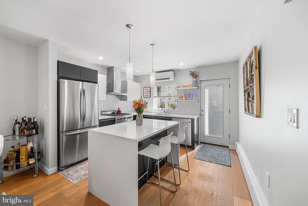 1250 PIERCE ST, PHILADELPHIA, PA 19148 — photo 5