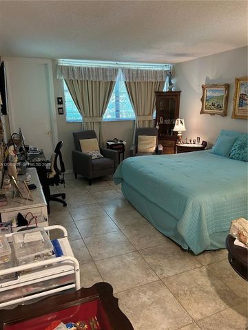 16325 Golf Club Road 304, Weston, FL 33326