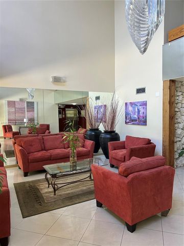 16325 Golf Club Road 304, Weston, FL 33326