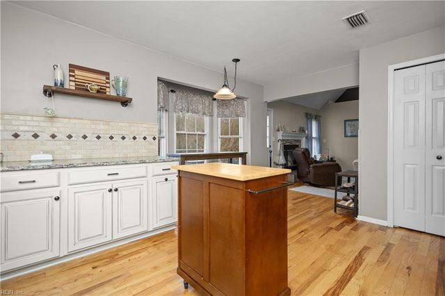 126 Highlands PW, Newport News, VA 23603