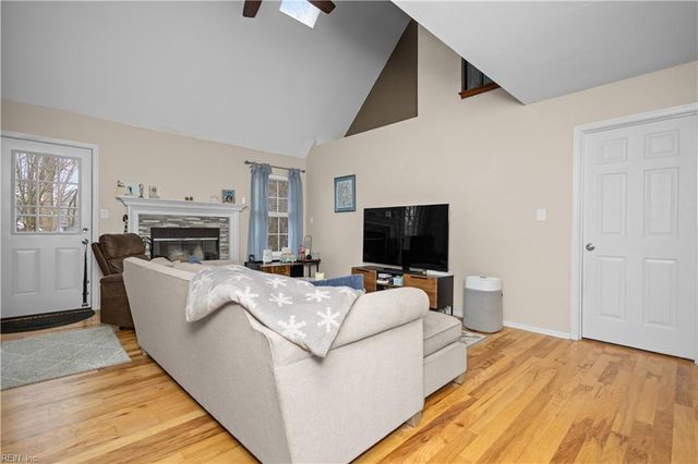 126 Highlands PW, Newport News, VA 23603