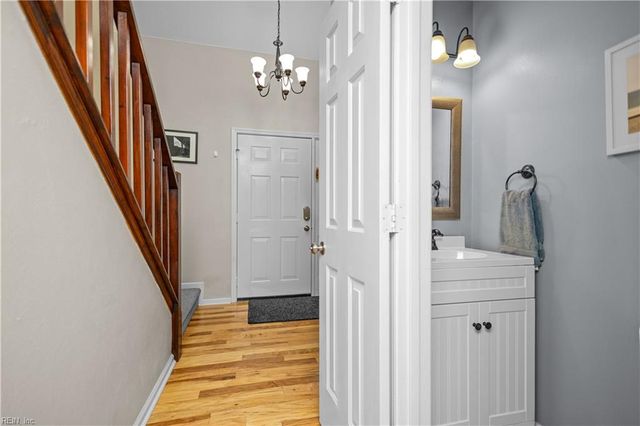 126 Highlands PW, Newport News, VA 23603