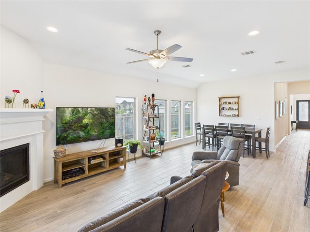 906 Blue Oak BLVD, San Marcos, TX 78666