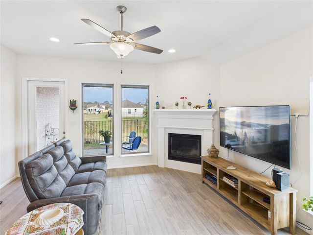 906 Blue Oak BLVD, San Marcos, TX 78666