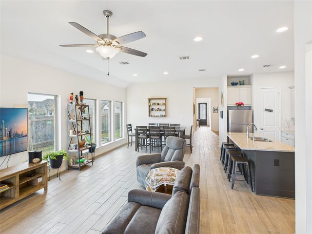 906 Blue Oak BLVD, San Marcos, TX 78666