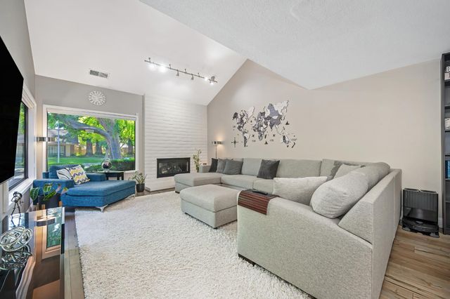 11391 Gold Country Blvd, Gold River, CA 95670