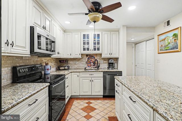 177 WOODSTREAM DRIVE, Norristown, PA 19403