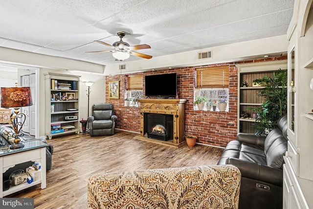 177 WOODSTREAM DRIVE, Norristown, PA 19403