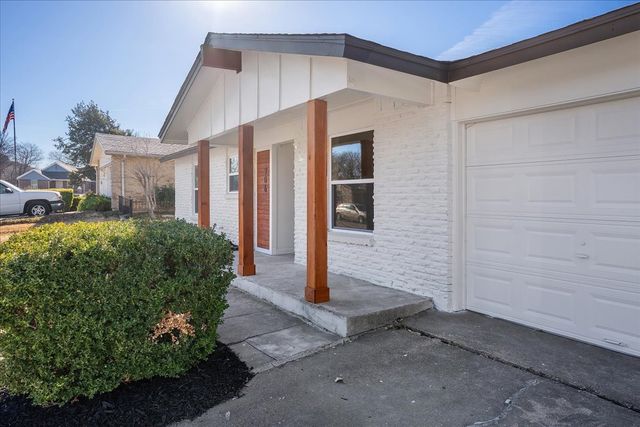 706 N Hunters Glen Circle, Arlington, TX 76015