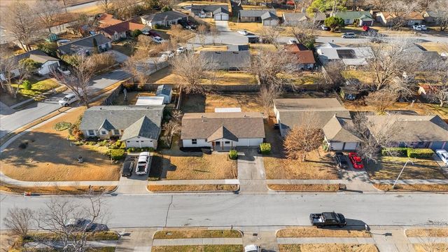 706 N Hunters Glen Circle, Arlington, TX 76015