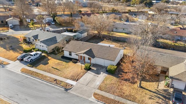 706 N Hunters Glen Circle, Arlington, TX 76015