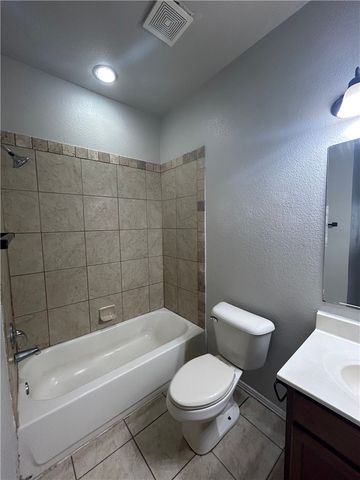 2670 N Valencia Avenue 2, Fayetteville, AR 72703