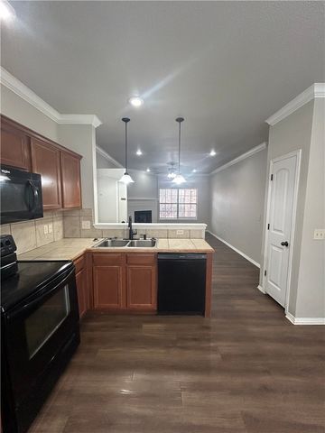 2670 N Valencia Avenue 2, Fayetteville, AR 72703