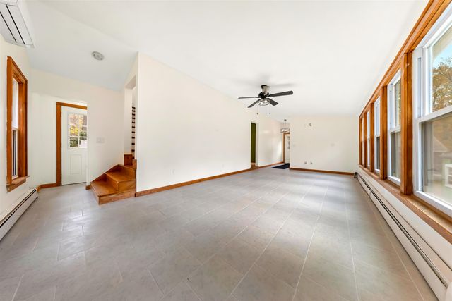 14 Hunt Road, Kingston, NH 03848