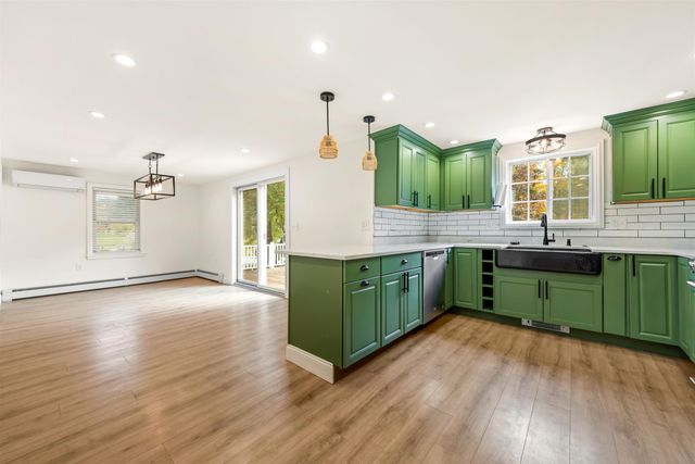 14 Hunt Road, Kingston, NH 03848