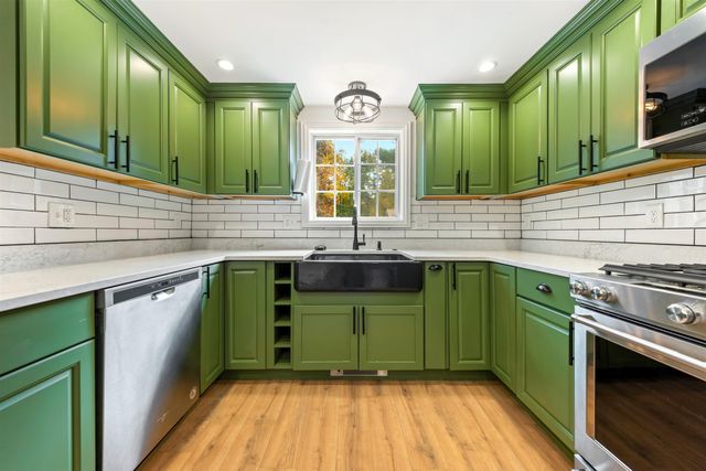 14 Hunt Road, Kingston, NH 03848