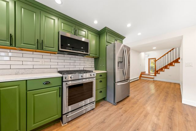 14 Hunt Road, Kingston, NH 03848