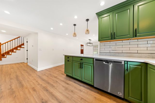 14 Hunt Road, Kingston, NH 03848