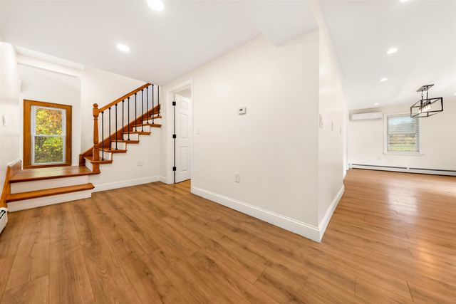 14 Hunt Road, Kingston, NH 03848