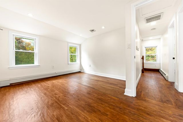 14 Hunt Road, Kingston, NH 03848