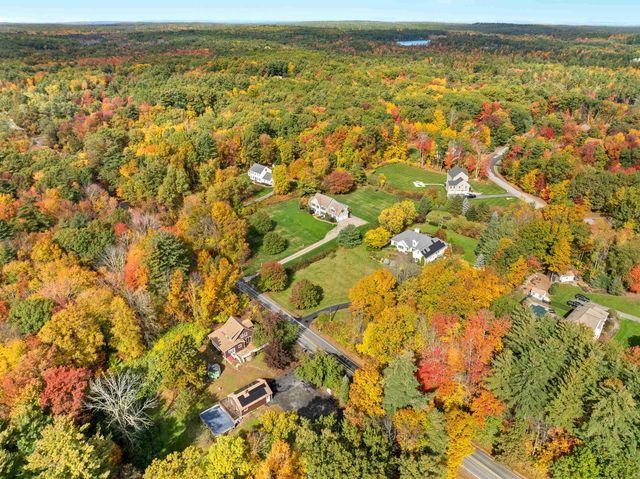 14 Hunt Road, Kingston, NH 03848