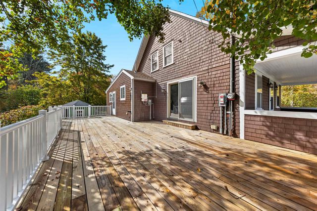 14 Hunt Road, Kingston, NH 03848