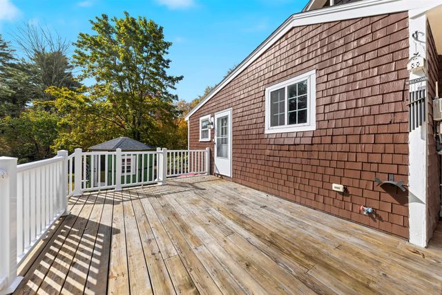 14 Hunt Road, Kingston, NH 03848