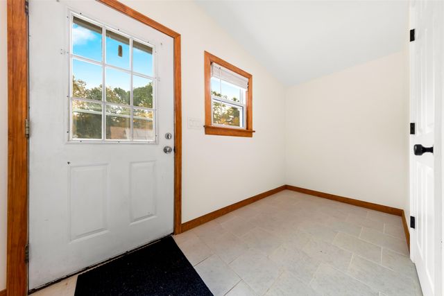 14 Hunt Road, Kingston, NH 03848