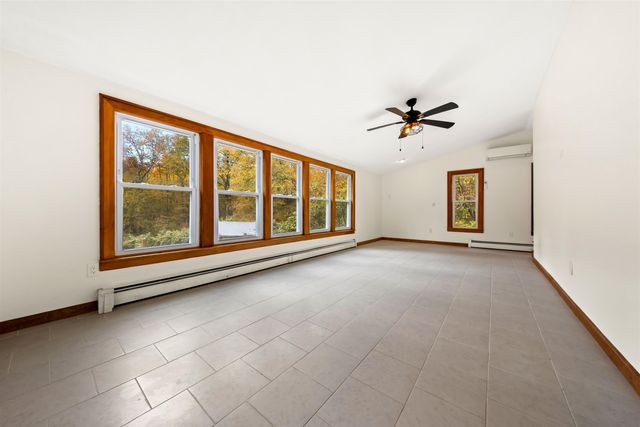 14 Hunt Road, Kingston, NH 03848