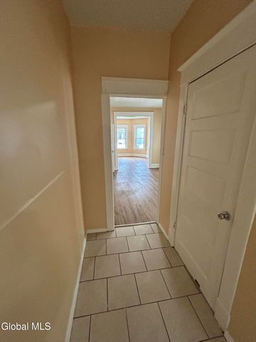 1075 Pleasant Street, Schenectady, NY 12303