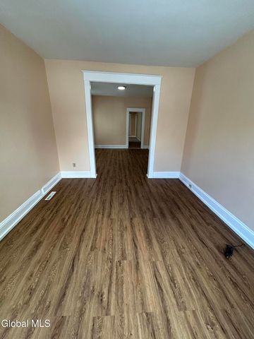 1075 Pleasant Street, Schenectady, NY 12303