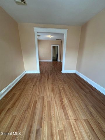 1075 Pleasant Street, Schenectady, NY 12303