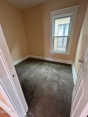 1075 Pleasant Street, Schenectady, NY 12303