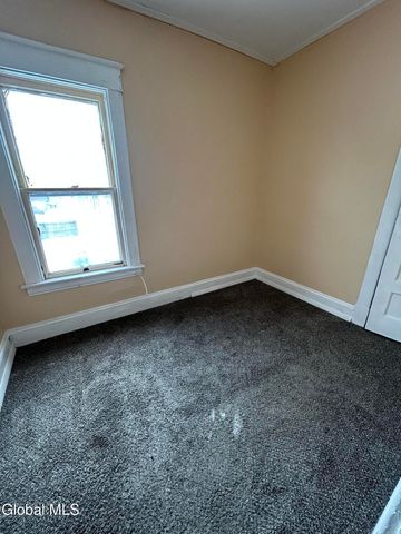 1075 Pleasant Street, Schenectady, NY 12303