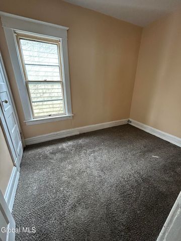 1075 Pleasant Street, Schenectady, NY 12303