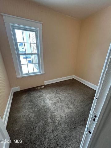 1075 Pleasant Street, Schenectady, NY 12303